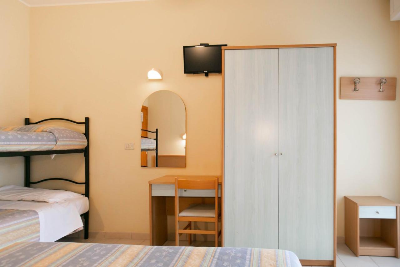 Hotel Valparaiso Rimini Exterior photo